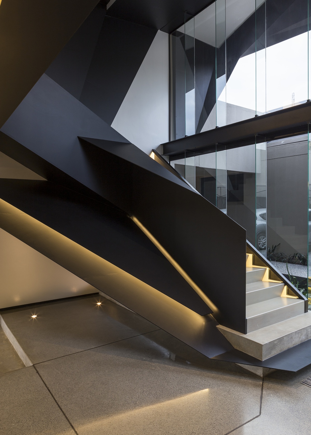 STUNNING STAIRS FEATURE STAIRCASES