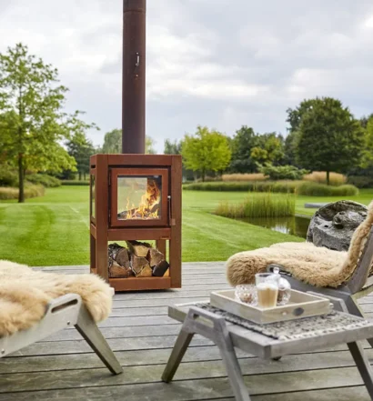 Luxury Outdoor Fireplaces