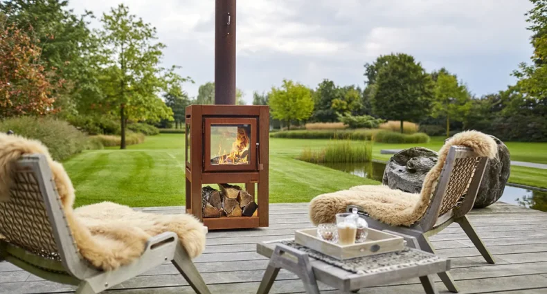 Luxury Outdoor Fireplaces