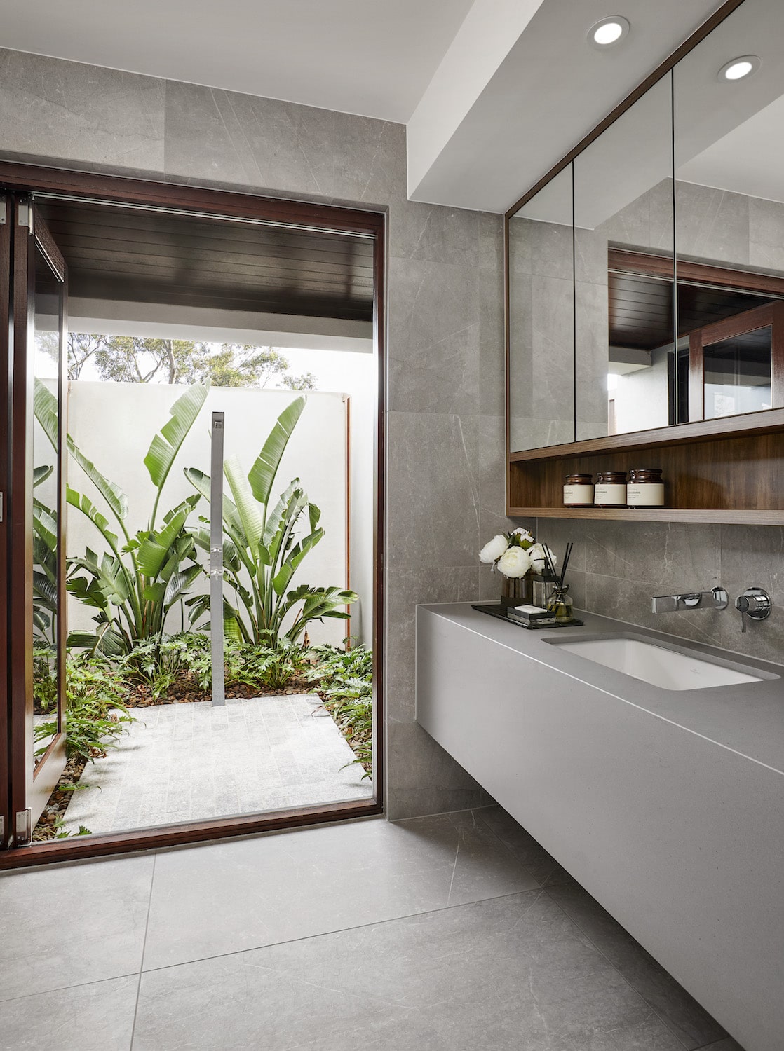 Contemporary Home - Outdoor Shower