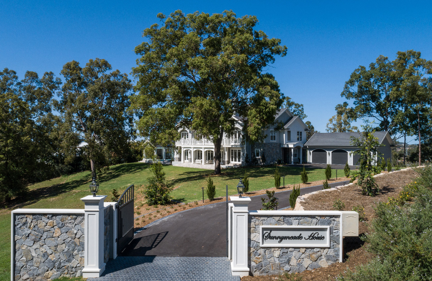 HAMPTONS STYLE HOMES QUEENSLAND 21 Custom Homes Magazine