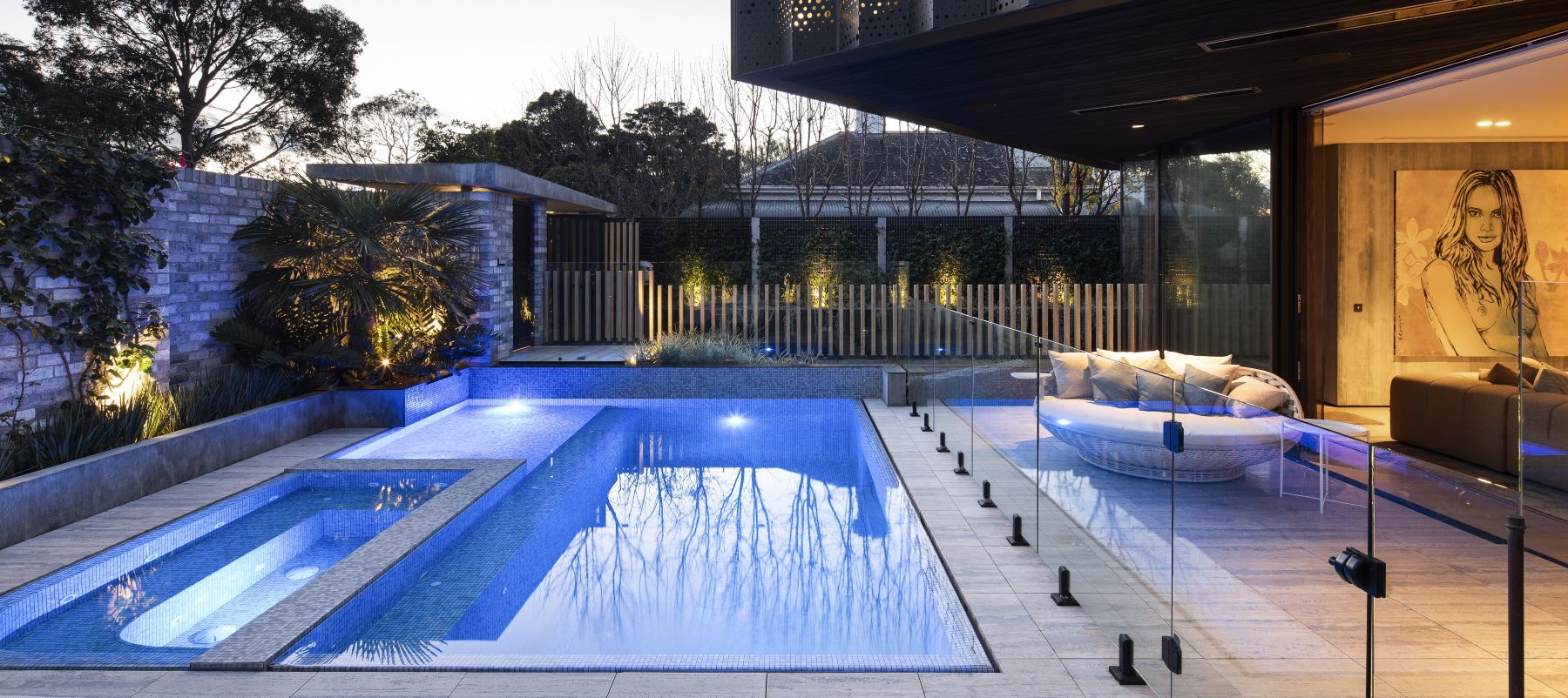 Stunning Luxury Urban Retreat Apartment image