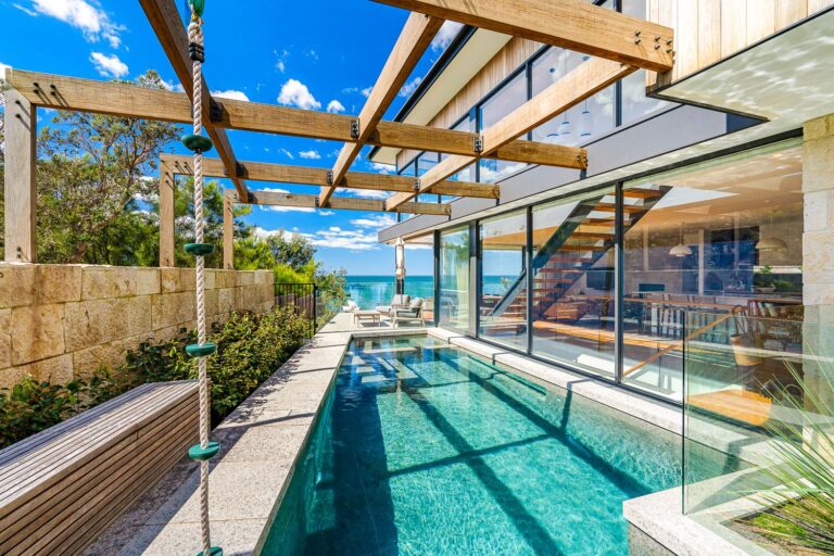 Modern Beach House, Sydney Custom Homes, Sydney Builders
