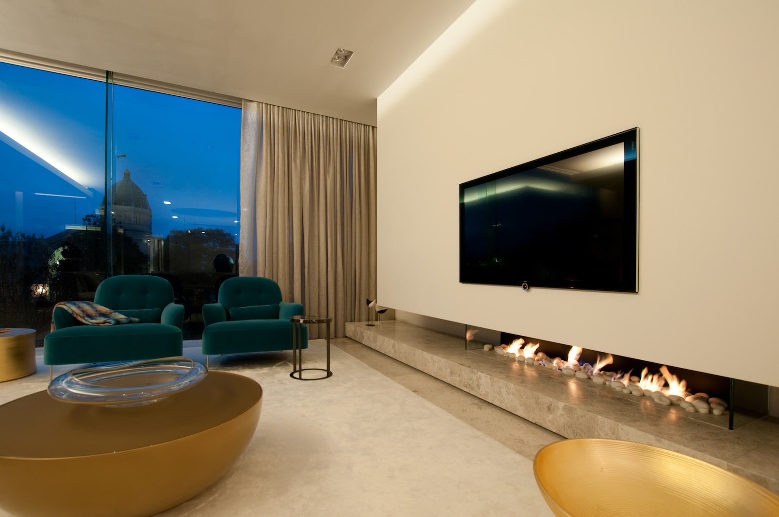 Gas fireplace