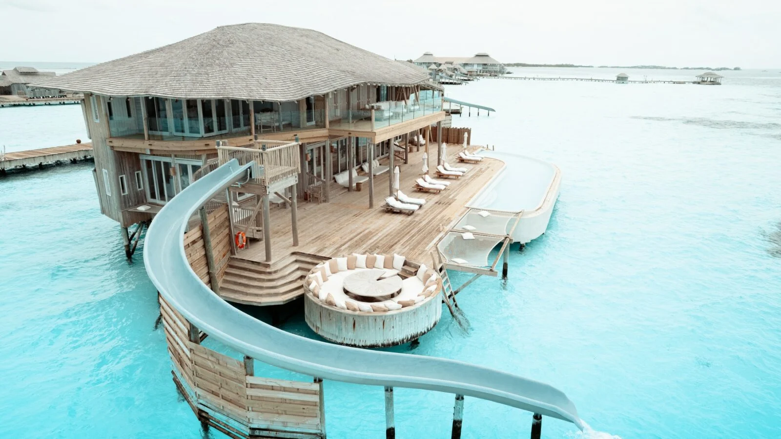 10 Best Luxury Tropical Resorts