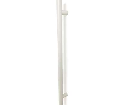 White vertical towel rail