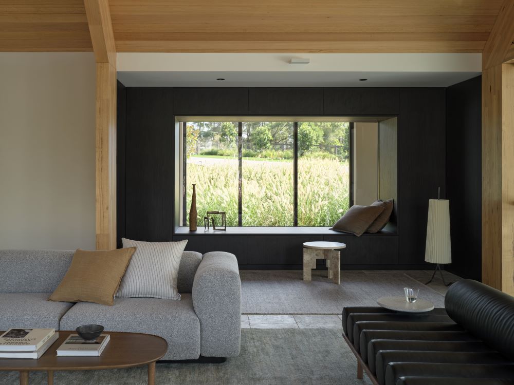 Black joinery detail