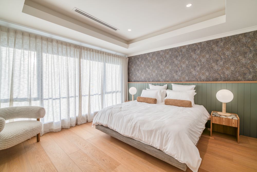 Elegant master bedroom