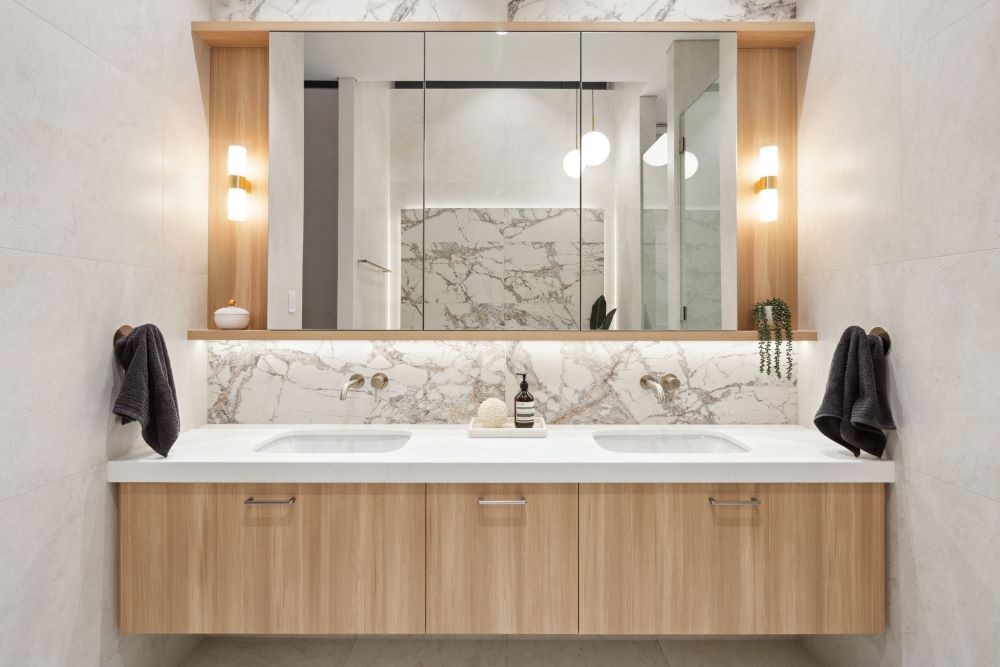 Elegant vanity detail