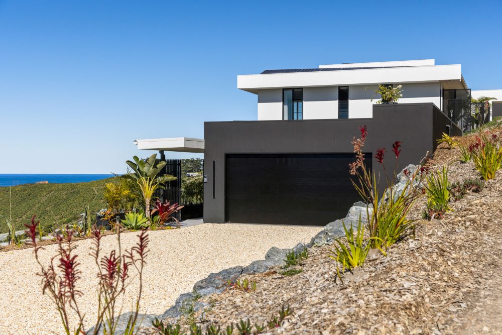 Modern cliffside residence