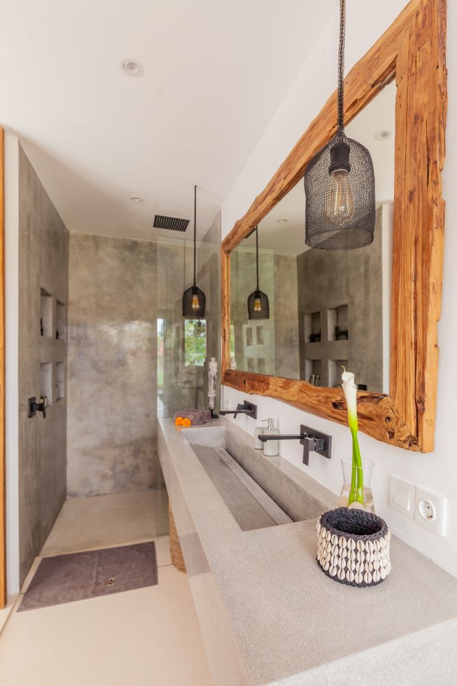 Modern villa ensuite