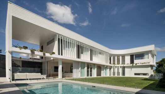 Light and Space Define This Luxury Brisbane Residence