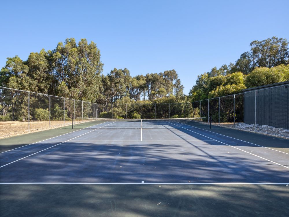 Tennis court in Beachfront escape