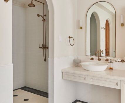 Bathroom with Arches