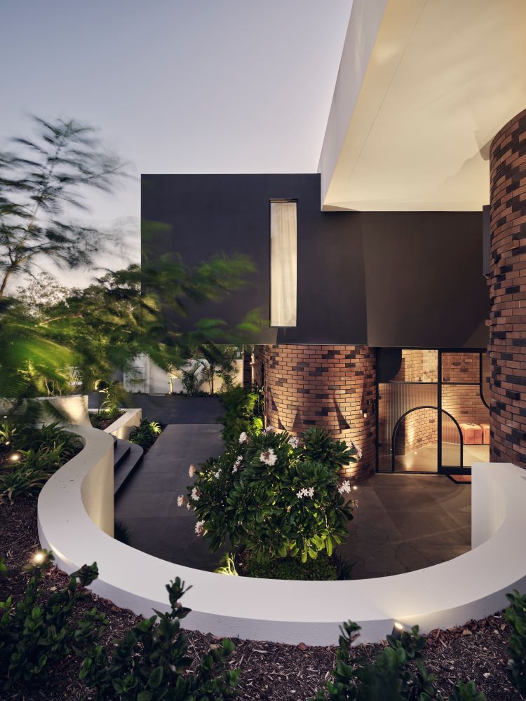 Sculptural residential architecture