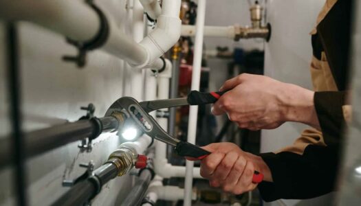 Signs You Need an Emergency Plumber in Perth and How to Act Fast