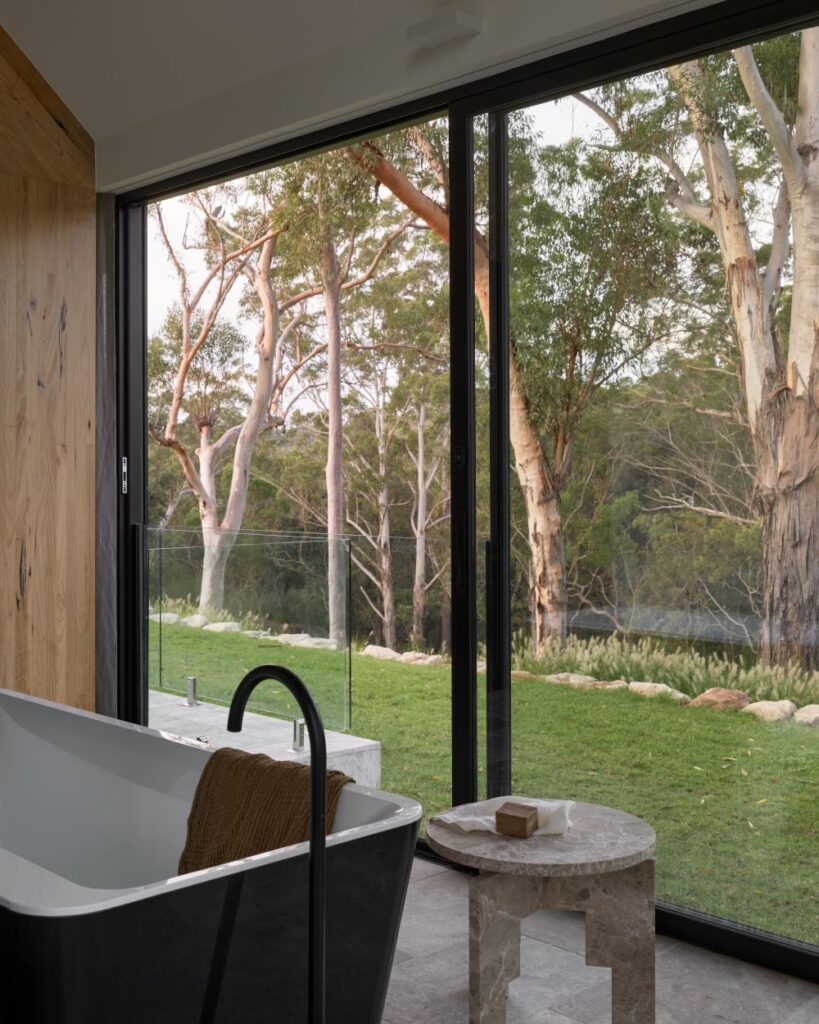 Connection to outdoors defines luxury homes in Australia