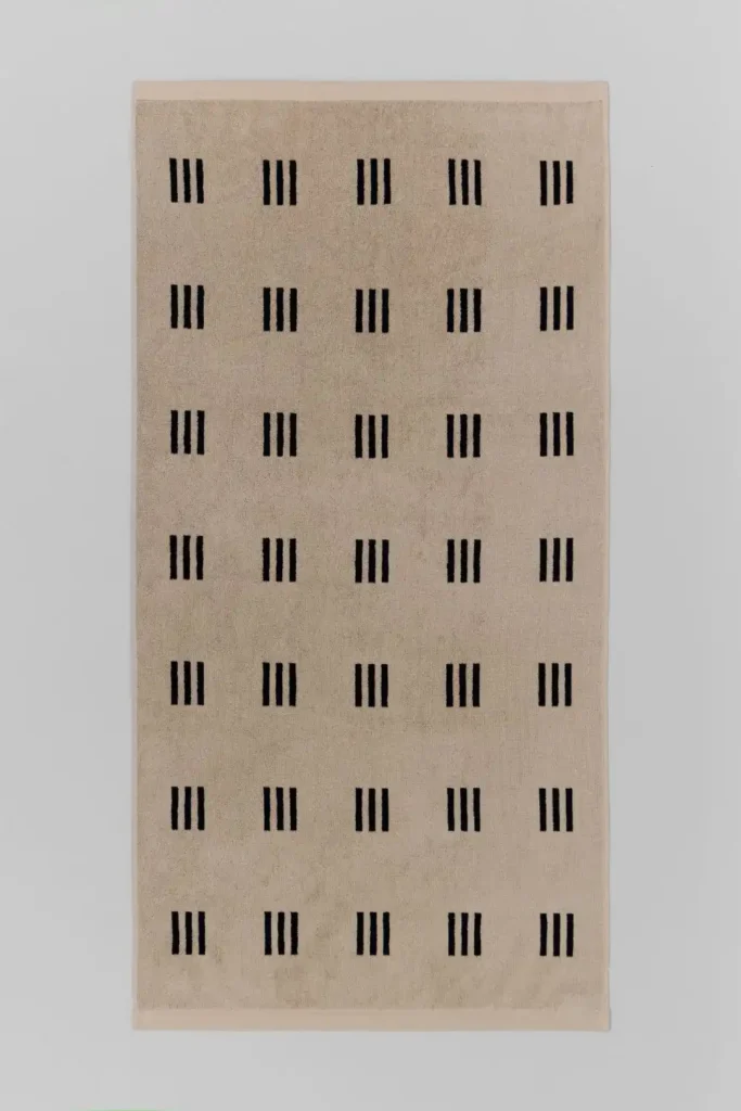 BAINA_Claremont_BathTowel_Flatlay_Front-optimized