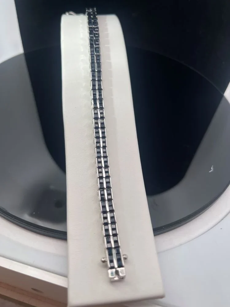 Modern men’s bracelet with natural sapphires