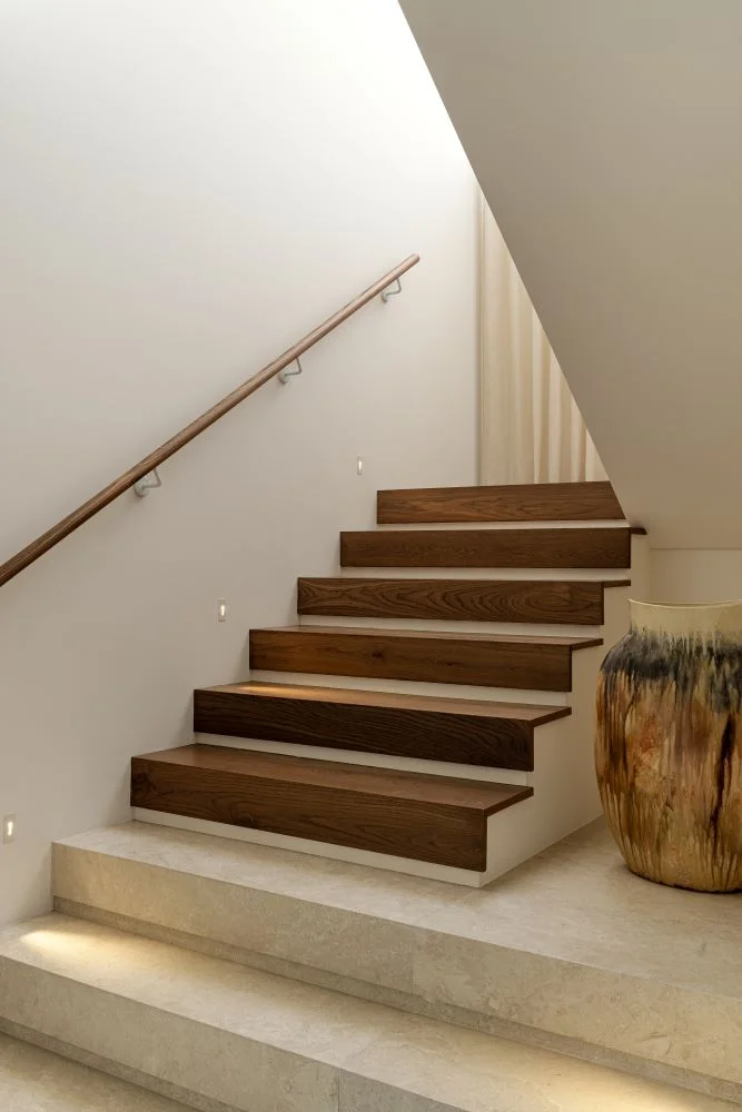 Custom-built Como family residence