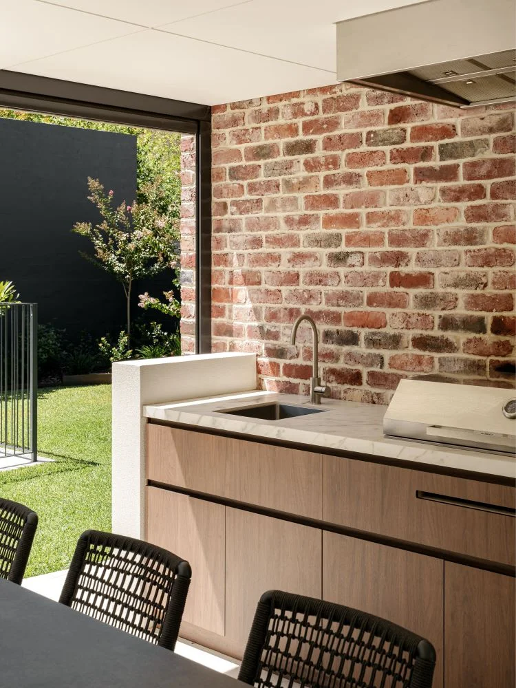 Modern family home with north-facing courtyards