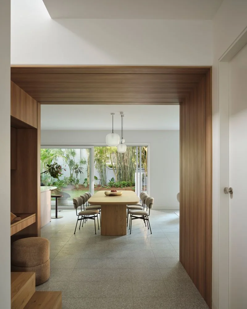 Federation home extension with contemporary addition