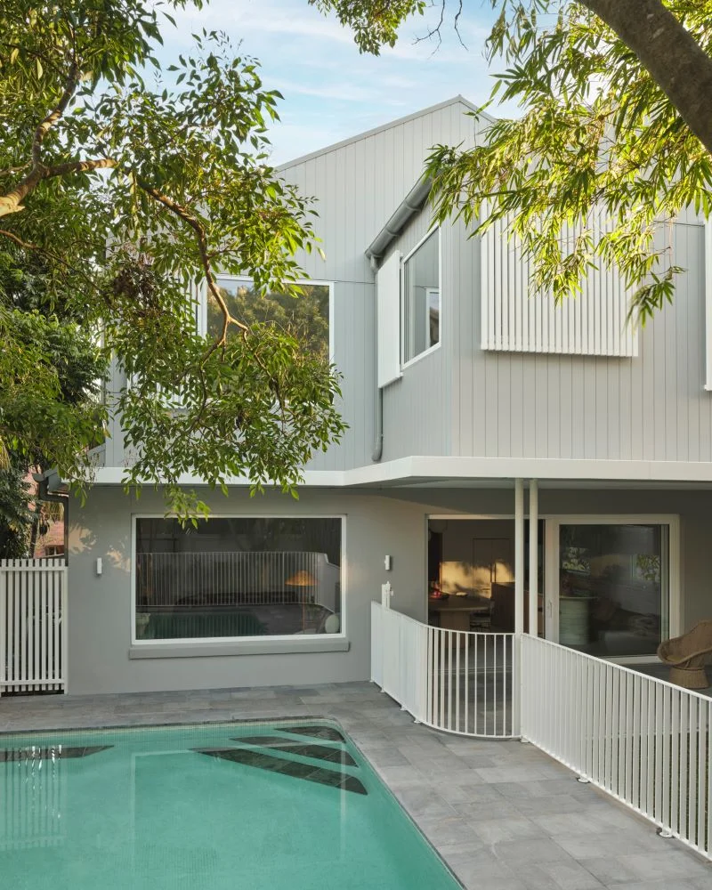 Federation home extension with contemporary addition