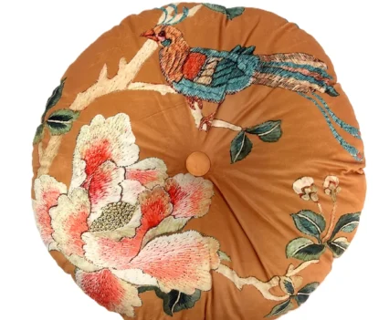 Chinoiserie decor how to create a colourful table setting