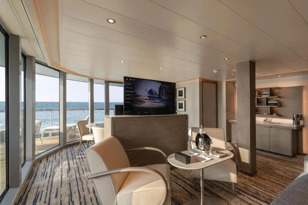 luxury Antarctic fly cruise from South America