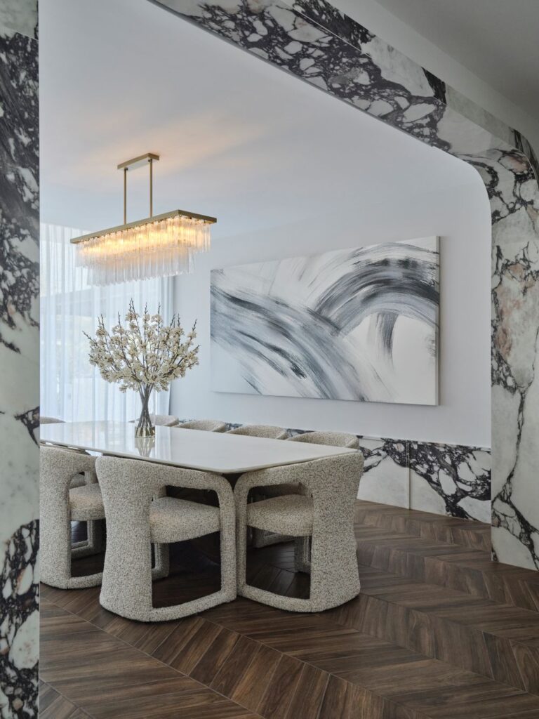 luxury Dubai Villa by Alicia Xiberras luxury dining room Dubai Villa BY alicia Xiberras