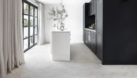 WHEN MATERIALS SHAPE THE ROOM
